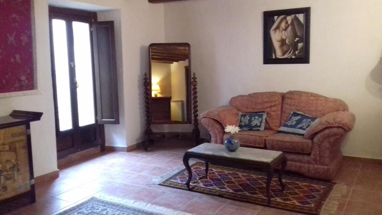 Bed and Breakfast Casa Amparo San Martín de Unx Exterior foto